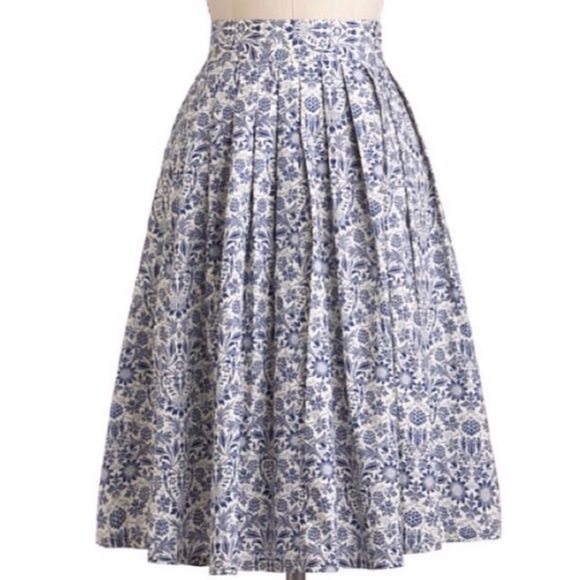 Modcloth Dresses & Skirts - ModCloth blue & white floral print skirt - 470